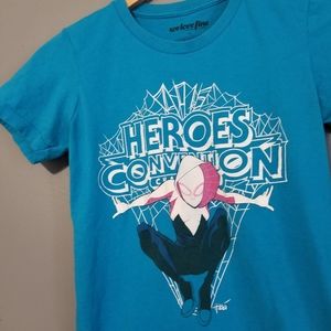 ❤️ Spider Gwen Heroes Convention Graphic Tee Shirt Size Small